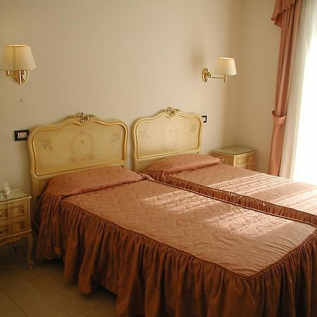 Hotel Royal Bosa Quarto foto