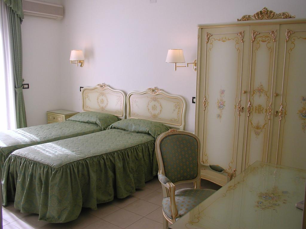 Hotel Royal Bosa Quarto foto