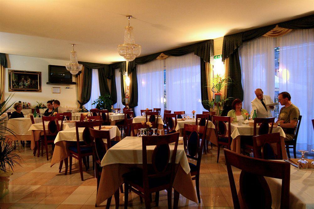 Hotel Royal Bosa Restaurante foto