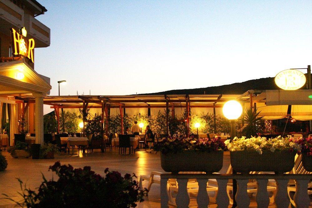 Hotel Royal Bosa Exterior foto