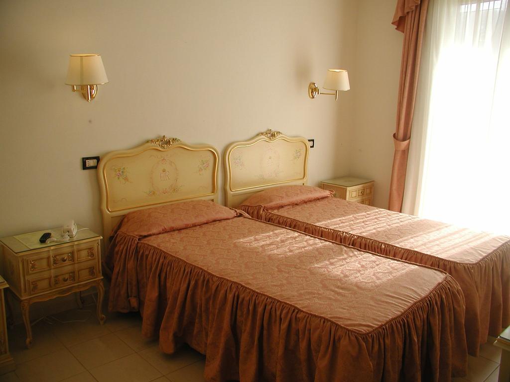 Hotel Royal Bosa Quarto foto