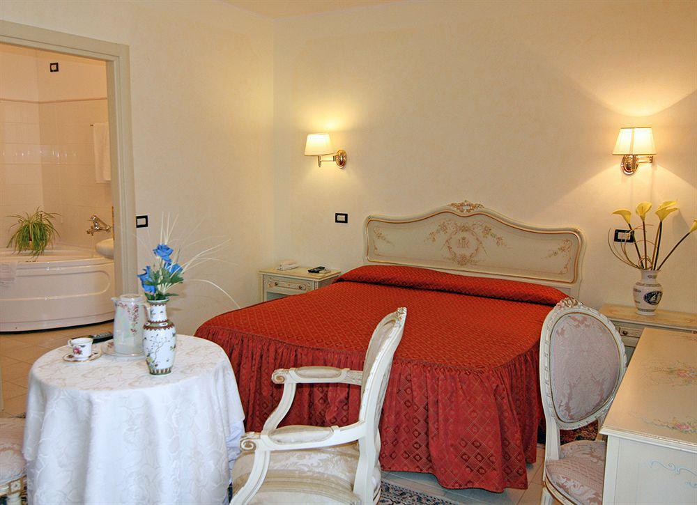 Hotel Royal Bosa Quarto foto